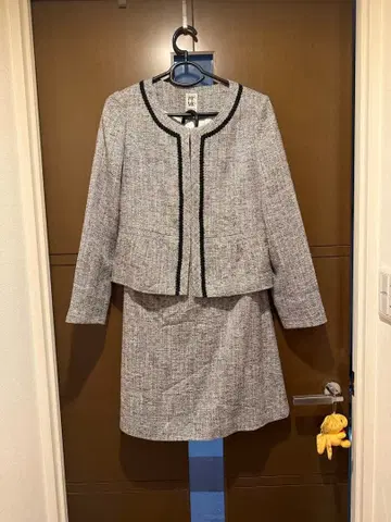 미쉘클랑 그레이 계열 트위드 세레모니 수트 40 사이즈