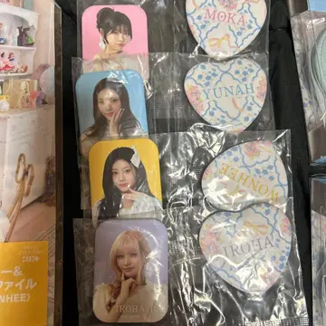 ILLIT 제일복권 캔 배지