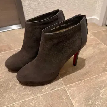 다크 그레이 스웨이드 지퍼 부티