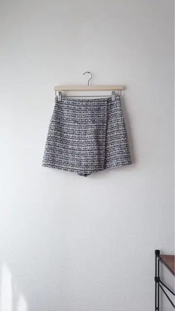 ZARA 트위드풍 큐롯 숏팬츠 XS 그레이 계열 스커트풍