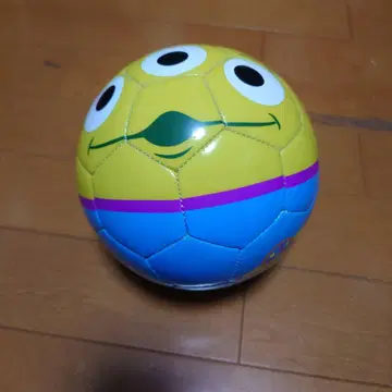 디즈니 리틀 그린맨 디자인 축구공