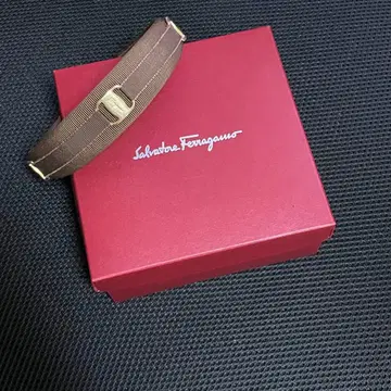 살바토레 페라가모 빈티지 바라 금장 장식 그랑 테이프 머리띠