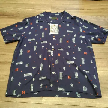 By GLADHAND 반팔 셔츠