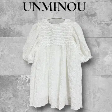 미사용품 UNMINOU 앙미누 미니 프릴 셔링 블라우스 화이트