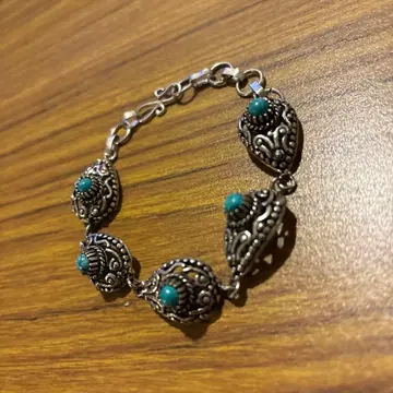 보헤미안풍 실버색 팔찌