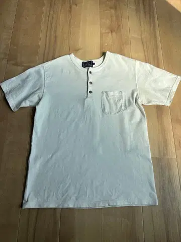 스튜디오 다치산 고급 수빈 골드 쭈리 편직 헨리넥 M 사이즈