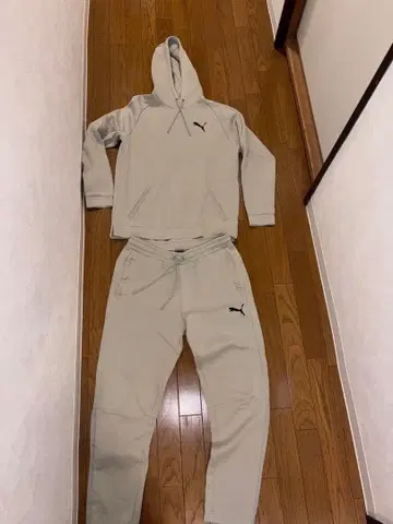 가격 인하! Puma 라이트 그레이 베이지 후드 부착 맨투맨 상하의 세트