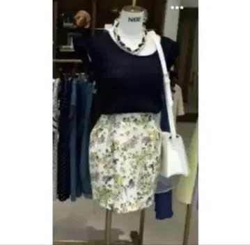 노엘라 꽃무늬 사다리꼴 스커트 스나이델, 릴리 브라운 계열