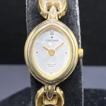 배터리 교환 완료 윤한스 JUNGHANS ASTRA QZ 여성용 손목시계