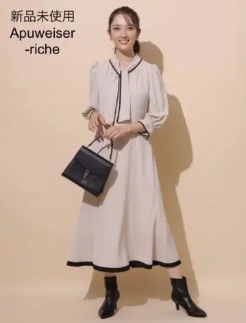 미사용 Apuweiser-riche 배색 보타이 원피스