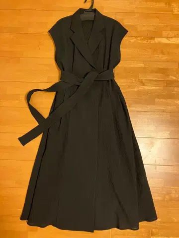 이번 시즌 신상 미사용 새상품 오늘(3/29 구매) 아나나 원피스