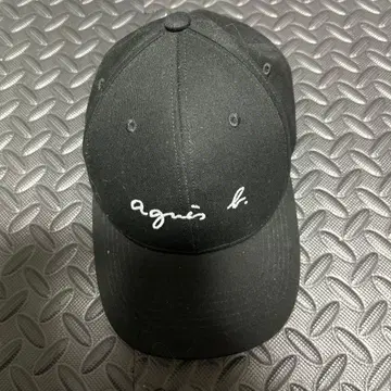 agnes b. 캡