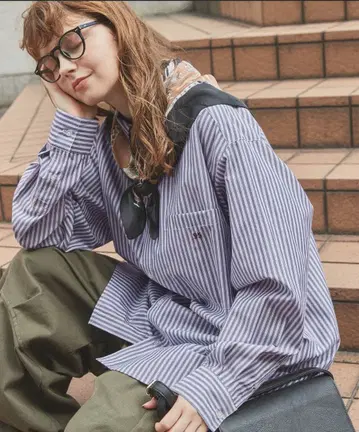 [ 네이비 x 화이트 ] 빅 모듬 넘버링 자수 버튼 다운 셔츠