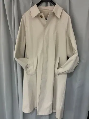 화이트 베이지 스텐카라 코트