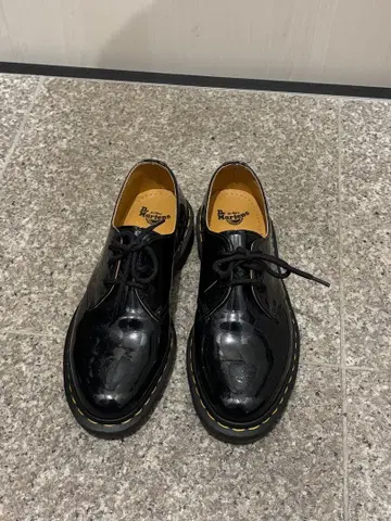 닥터마틴 1461 3홀 UK6