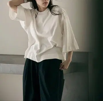 새상품급 qualia T shirt TYPE-2