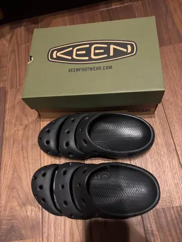 KEEN 요기 블랙 샌들 27cm