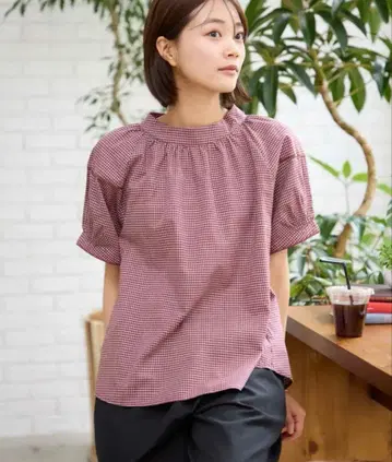 Golden Bear 하이넥 블라우스