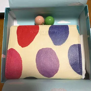 츠모리치사토 칼리 도트 무늬 이번 시즌 2단 접이식 지갑
