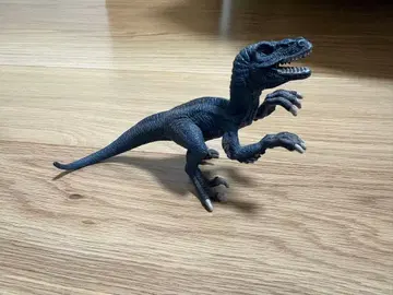 벨로키랍토르 공룡 피규어