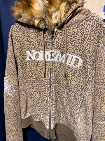 NOREMID 레오파드 무늬 후드티