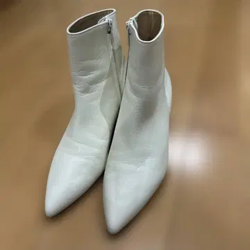 arrum 화이트 가죽 스틸레토 부츠 36 사이즈