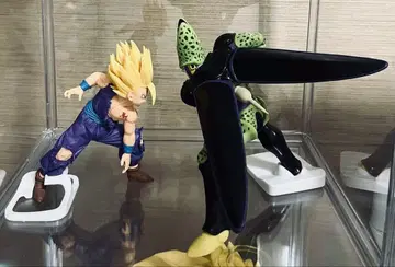 드래곤볼 손오반과 셀 피규어 세트