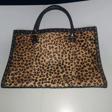 송치 가죽 표범 무늬 레오파드 무늬 스터드 토트백 브라운 브라운