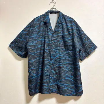 kutir 틸 오픈 카라 반팔 셔츠 블랙/청록 잎 패턴 L