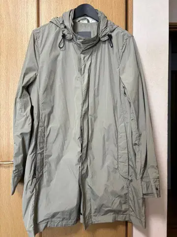 DUVETICA 카키 후드 부착 모즈 코트 XL