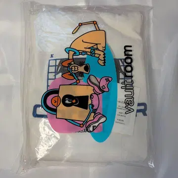 니지산지 카나에 ChroNoiR 볼트룸 후드티