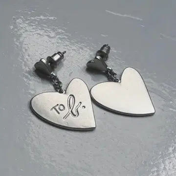 Agnes b 에네스베 귀걸이 하트 실버