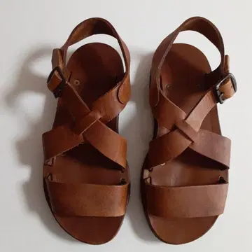 REGAL 브라운 크로스 스트랩 샌들