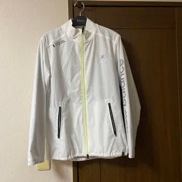new balance 골프 자켓 사이즈 4 화이트