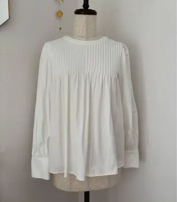 NATURAL BEAUTY BASIC 핀턱 블라우스 화이트 M