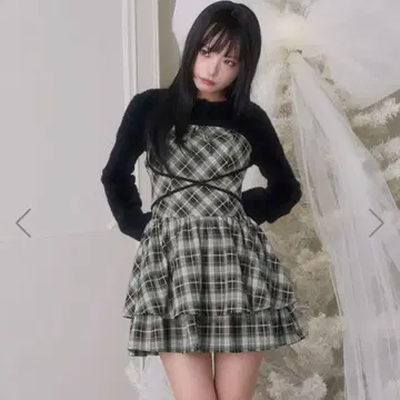 bubbles M 사이즈 오픈 넥 개더 원피스