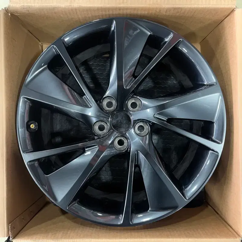 더 뉴 제네시스 g70 19인치 스포츠 휠 판매합니다 !