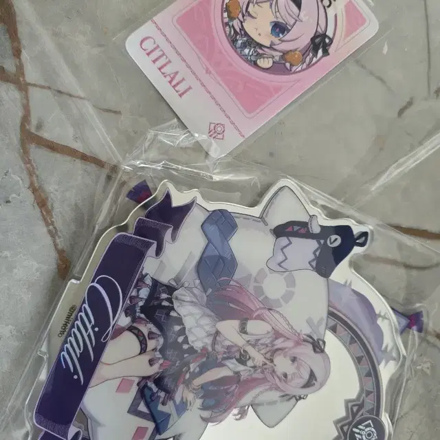 리딤o)맘스터치 원신 콜라보 샤를로트 아크릴스탠드 포토카드 양도