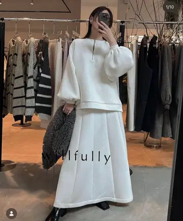 willfully 맨투맨 스커트 상의 셋업