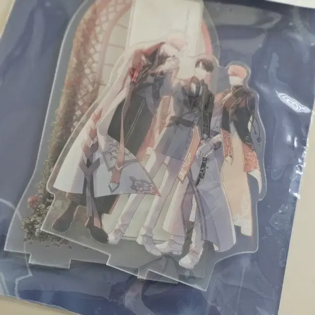 영원한 계약, 달콤한 남자 투니크 아크릴스탠드