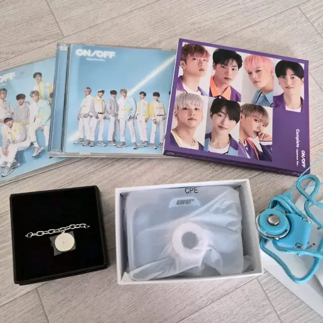 온앤오프 일본앨범 , 굿즈