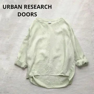 새상품급 어반 리서치 도어스 린넨 백 턱 블라우스 라임 그린