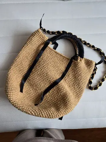 Beyond the reef 바스켓백 베이지