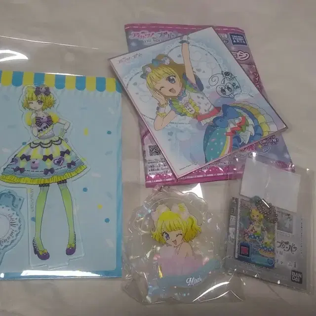 프리파라 미래 미레이 아크릴 스탠드, 키링, 색지, 가챠 등