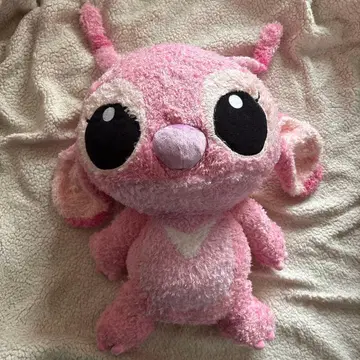 디즈니 캐릭터 스티치에 등장하는 엔젤 봉제 인형