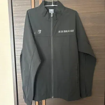 new balance 블랙 나일론 자켓 L 사이즈