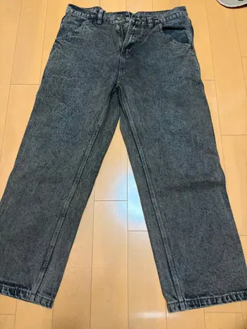 여권 그레이 와이드 레그 데님