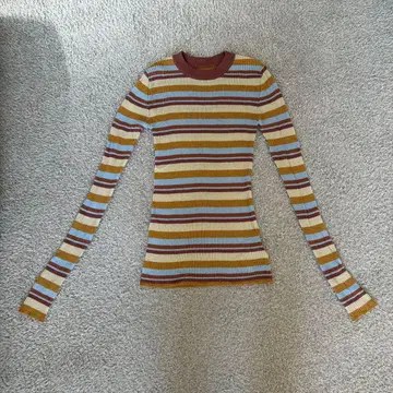 프릭스스토어 스트라이프 리브 긴팔 스웨터