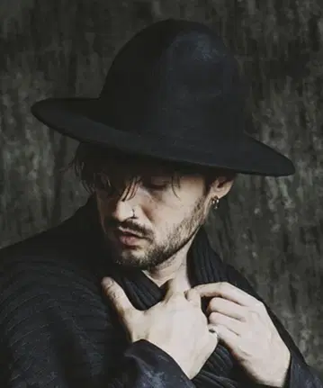 NO ID. 마운틴 햇