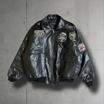 ULAN 사파리 패치 오버 가죽 점퍼 60% 한국